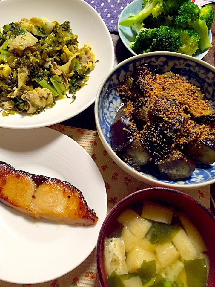 沖ぶり醤油漬け焼き 小松菜と豚肉の高菜炒め 🍆の胡麻汚し ブロッコリー|掛谷節子さん