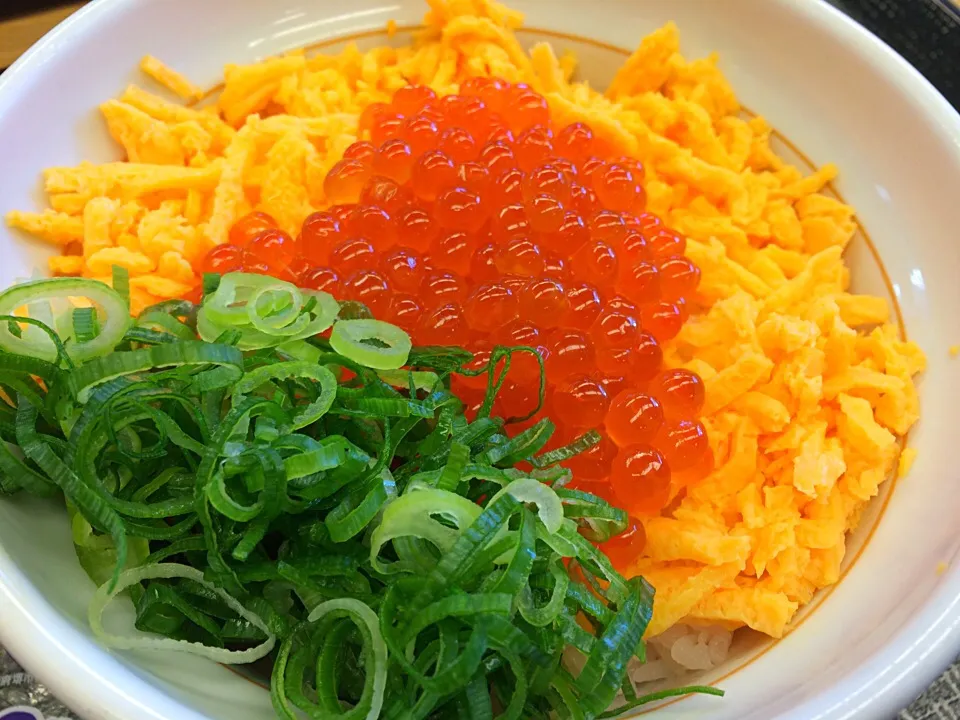 Ikura and tamago donburi|Ong Sor Fernさん