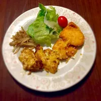 Snapdishの料理写真:鳥胸肉のカレー粉焼とマヨケチャパン粉焼|7kidspapaさん