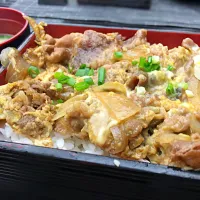 Snapdishの料理写真:【牛丼】中国の日本料理店の牛丼だよ👻|Tanni Kaさん