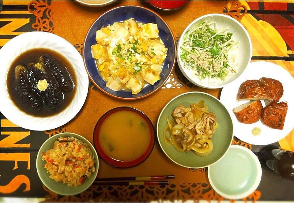 松茸ごはん
豚肉生姜焼き
ナスの煮浸し
豆腐と卵の甘辛煮
水菜とツナのサラダ
ワカメ味噌汁
イワシバーグ|Moeさん