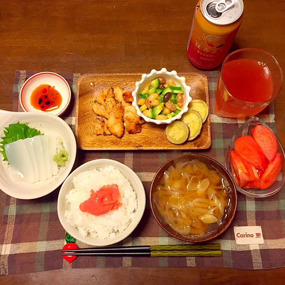 鶏のガーリック炒め、豆サラダ、さつまいも煮、いかのお刺身、トマト、たらこのせごはん、ネギの味噌汁|Mさん