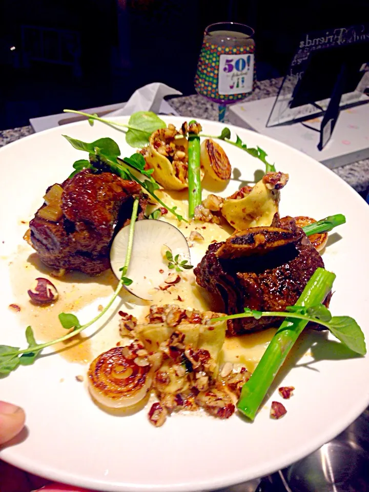 Braised Beef short ribs, garlic purée, chèvre and hazelnut brown butter tortellini, asparagus and watercress with black radish, cipolini onion amd watercress|Joshua Robinsonさん