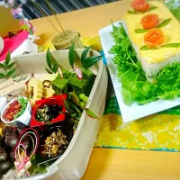 Snapdishの料理写真:10000円握って行けばお釣りが来ます。
1人前でこの量　１２人前は出来る　おせちメニュー

#おせち料理|Hatsumi  Ozekiさん