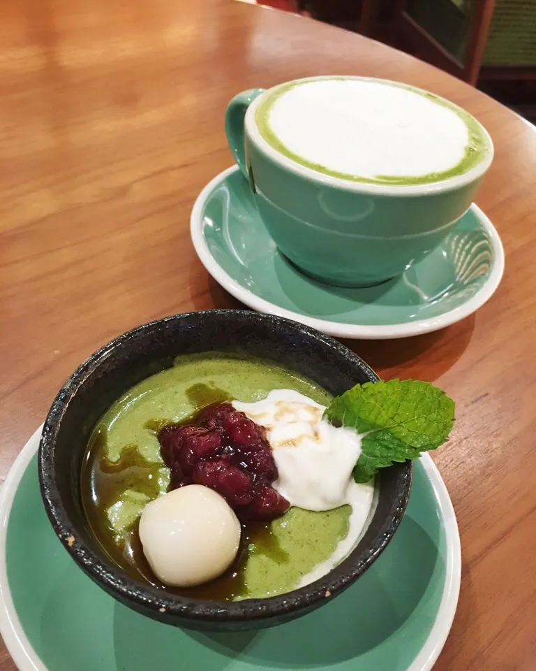 Snapdishの料理写真:Matcha pudding & matcha latte. 抹茶プリン, 抹茶ラテ @Wa Cafe, Chinatown Point|coxiella24さん