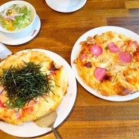 Snapdishの料理写真:ミックスピザ＆梅ピザ