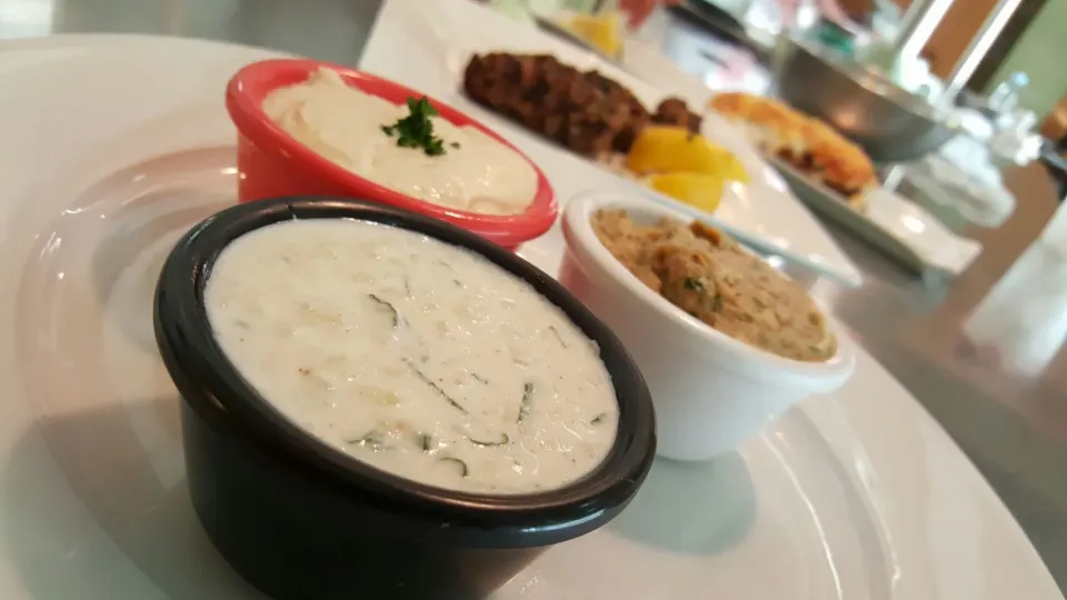 baba ghanouj, tzatziki, Taratour big tahini|Louis Rodriguezさん