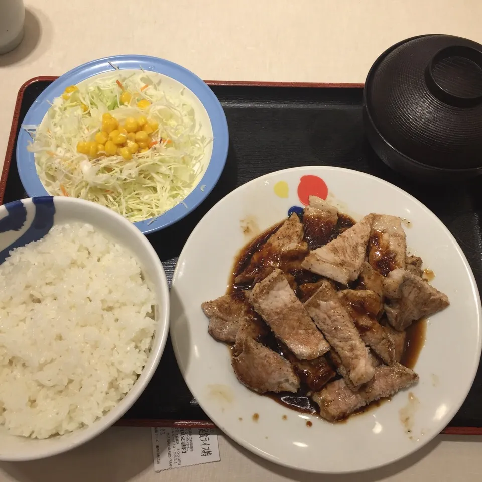 松屋でトンテキ定食|アクちゃんさん