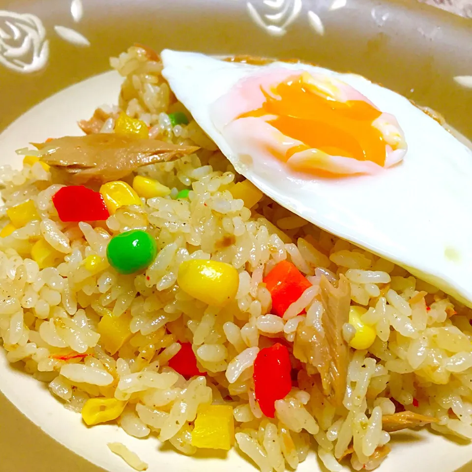 Snapdishの料理写真:いなばのタイカレー缶で炊き込み御飯|カウンター嬢さん