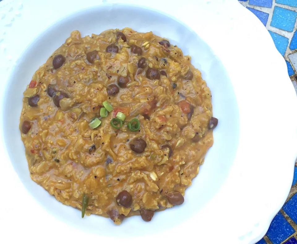 Oats spicy porridge with leftover chickpeas curry.. Love it.|gayatri singhさん