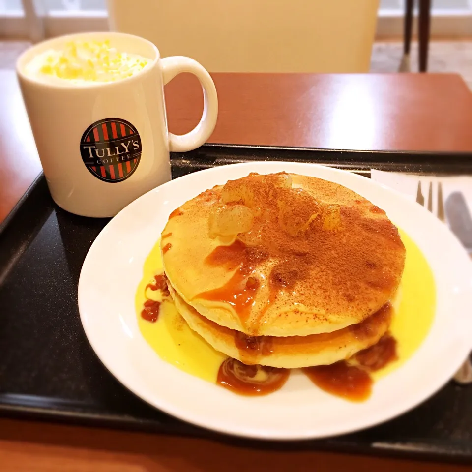 ノエルハニーミルクラテ&T'sパンケーキ ホリデーアップルシナモン|ヒロリンさん