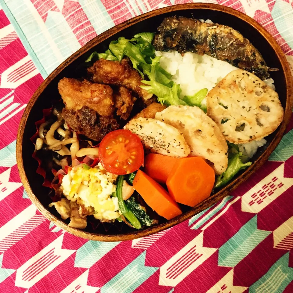 今日のお昼ごはん🎵
から揚げ&蓮根チップス弁当|Yukako Nishimuraさん