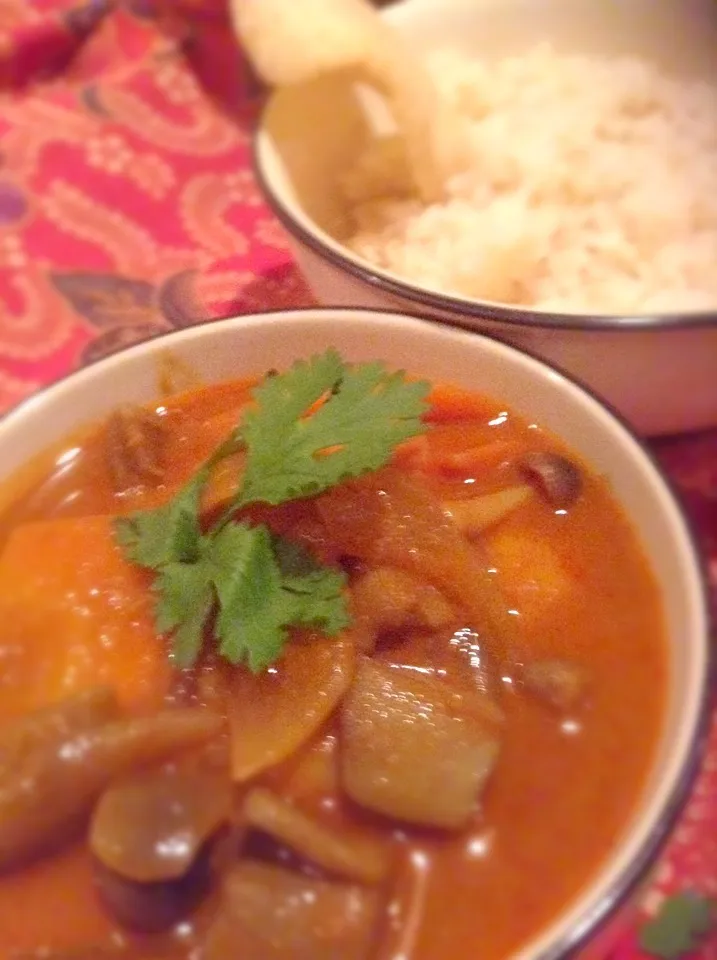 イカのカレー。じっくり味染み〜イカの色変わっちゃった。|CHOOtaitaiさん