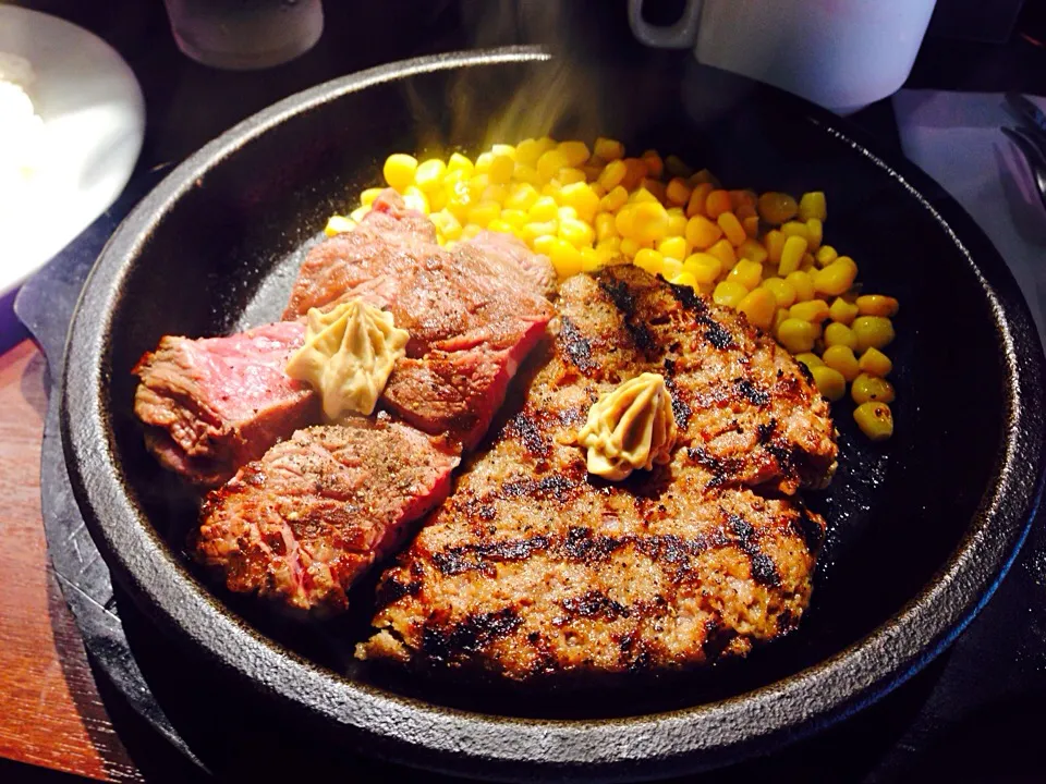 ステーキハンバーグランチ🍴🍖|ミツさん