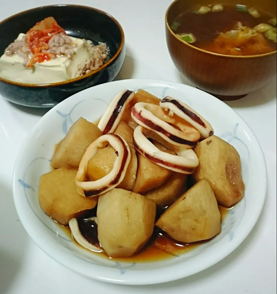 里芋とイカの煮物・簡単レンジ♪ひき肉とキムチの温奴|chocoさん