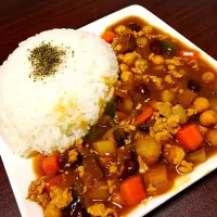 Snapdishの料理写真:ゴロゴロ野菜とお豆のカレー|あやかさん