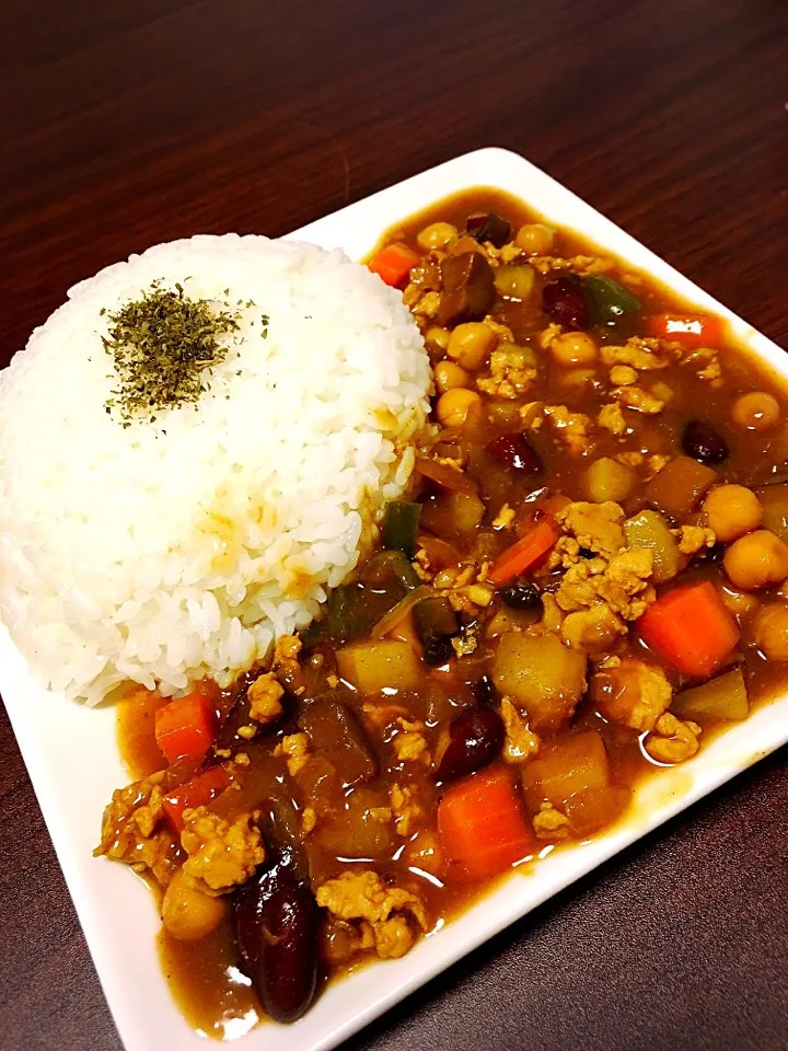 ゴロゴロ野菜とお豆のカレー|あやかさん