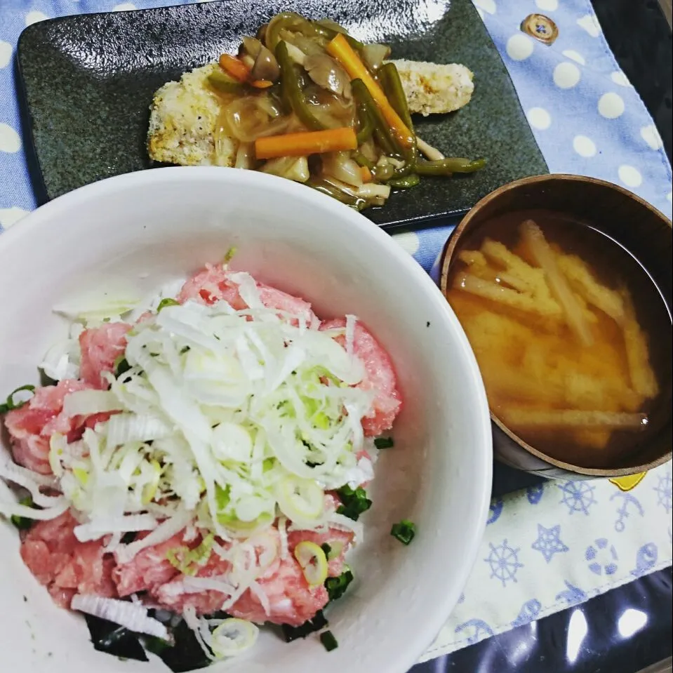 ネギトロ丼と鱈のあんかけ♡|ちゃきさん