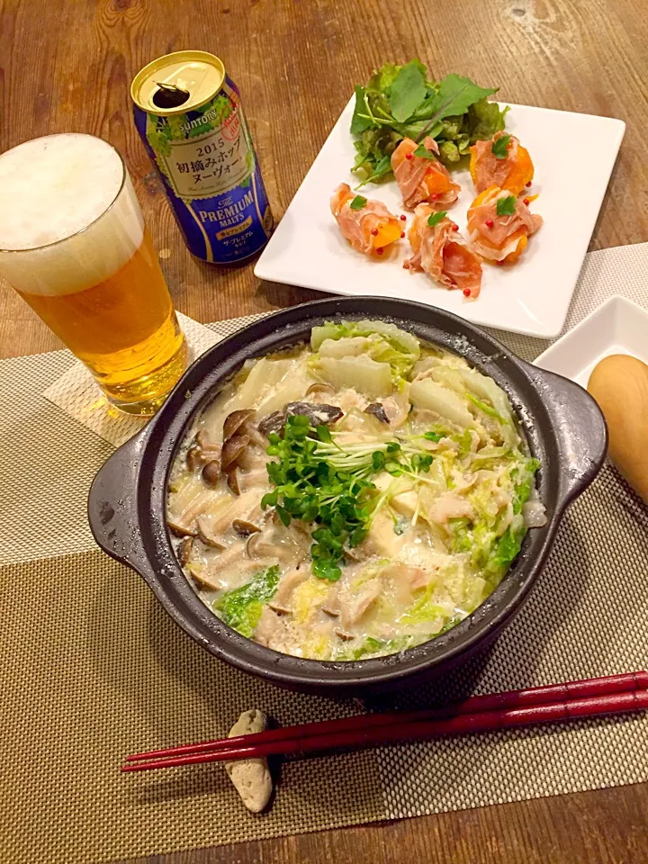 Snapdishの料理写真:お一人様鍋💛白菜と豚バラの胡麻豆乳鍋🍲生ハム柿✨|まみりんごさん