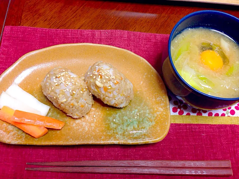 生姜おこわのおにぎり朝食☀️|akkoさん