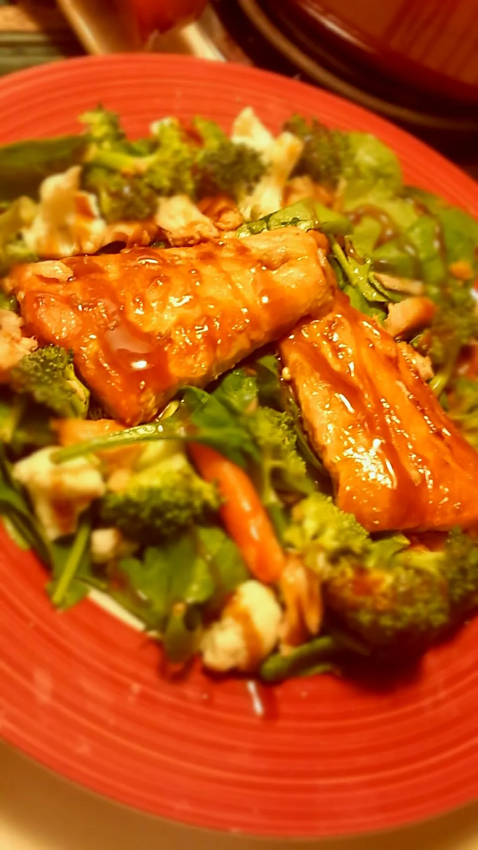 Fresh Spinach Salad and Baked Sesame Ginger Salmon. #spinach #salad #salmon|Kelsey Parkerさん