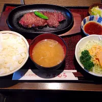 Snapdishの料理写真:ステーキランチ@みずむら|Haluna Oyamadaさん