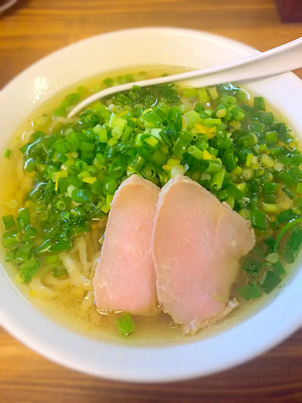 Snapdishの料理写真:柚子ネギラーメン@くじら食堂|morimi32さん