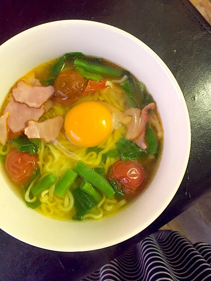 Snapdishの料理写真:マルちゃん正麺 味噌味でイタリアンラーメン   #金魚の肴|青山金魚さん