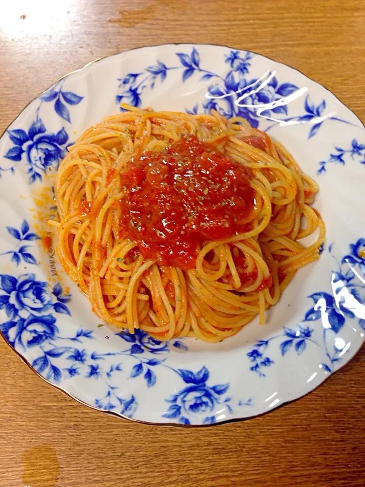 トマトとアンチョビのパスタ
フレッシュなオリーブオイルかけて|tada-fさん