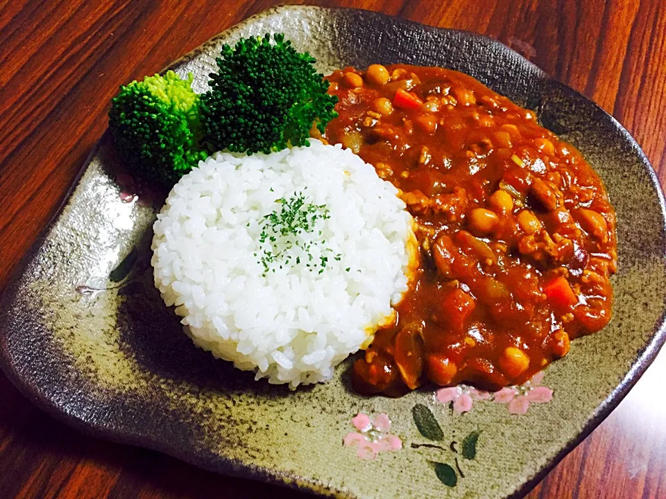 フジッコさんの『カレーがおいしくなる豆』を頂いたので、豆とトマトのカレー✨|みゆきさん