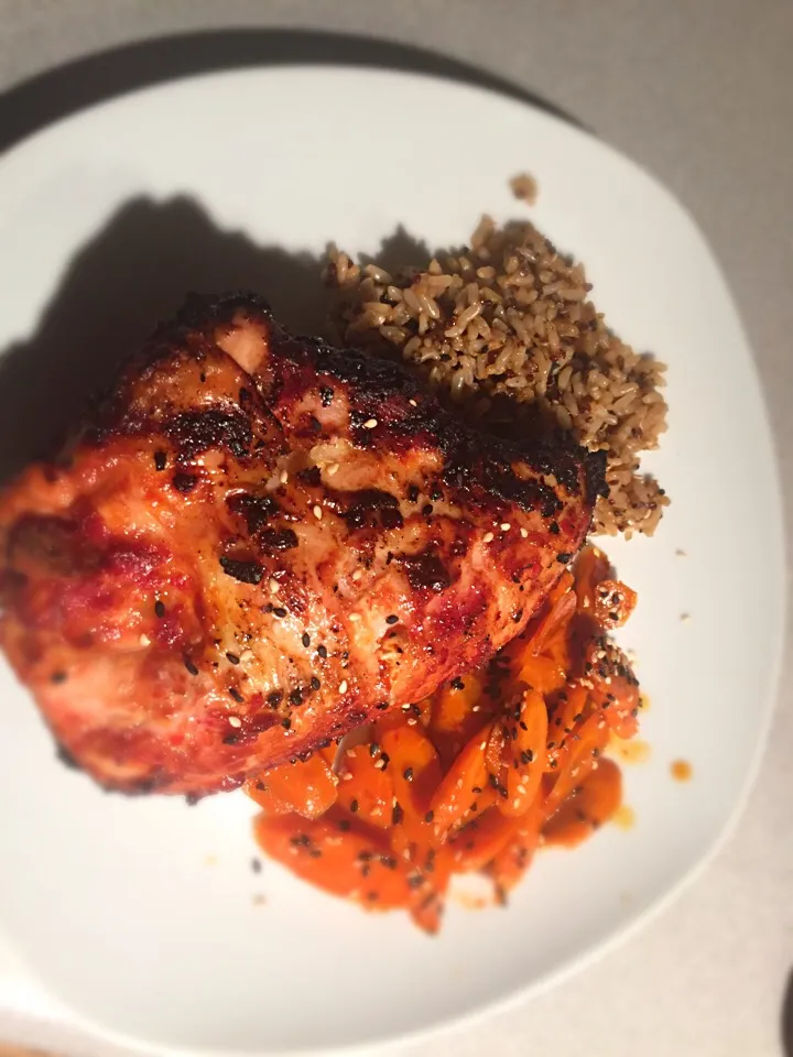 Grilled bone in chicken with glazed sesame soy carrots and brown rice rice & quinoa|Liesel Ryanさん