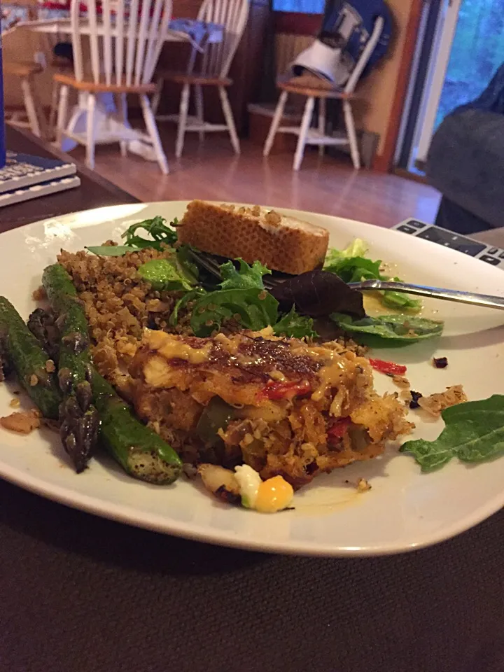 Snapdishの料理写真:Maryland crab cakes w/ an arugula salad, asparagus & farro|Liesel Ryanさん