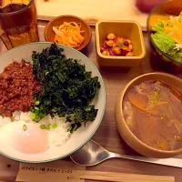 肉みそ丼定食♡|ゆずきさん