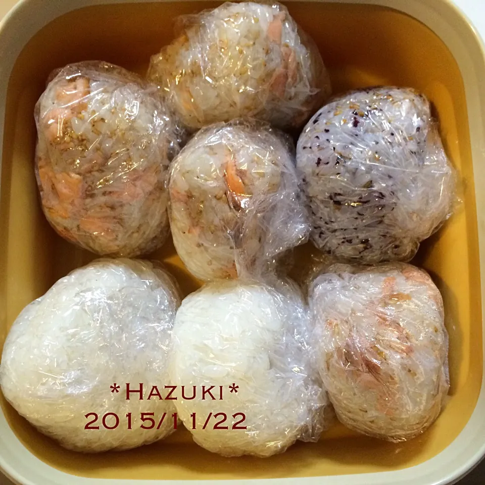 11月22日(日) 息子①&旦那のお昼ごはん  おにぎり|Hazukiさん