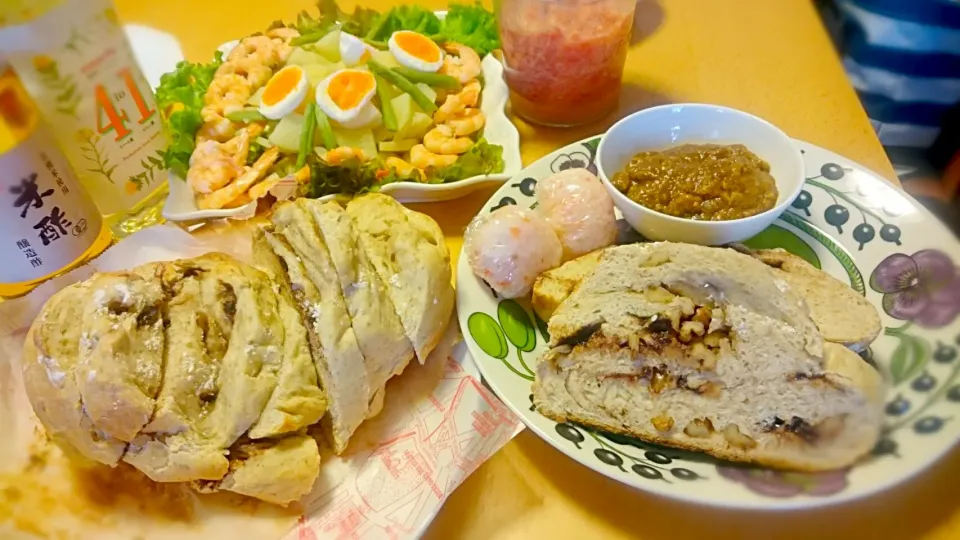 Snapdishの料理写真:今日のお料理教室～ホテルカレー&くるみチョコパン&新じゃがサラダ♪|まさまささん