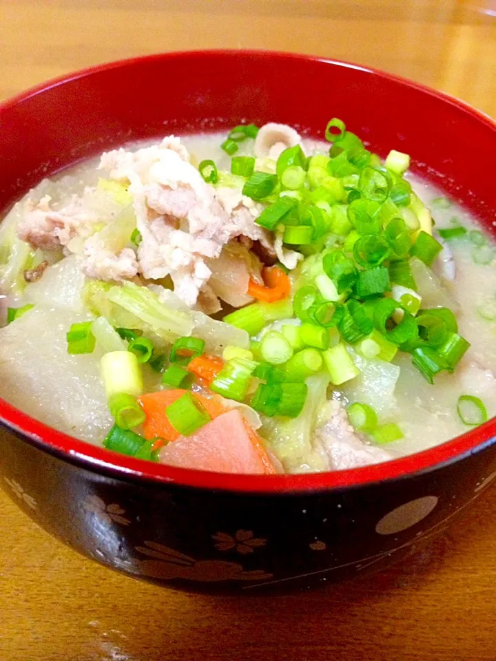 豆乳ごま鍋のスープで豚汁風🍲💕|まいりさん