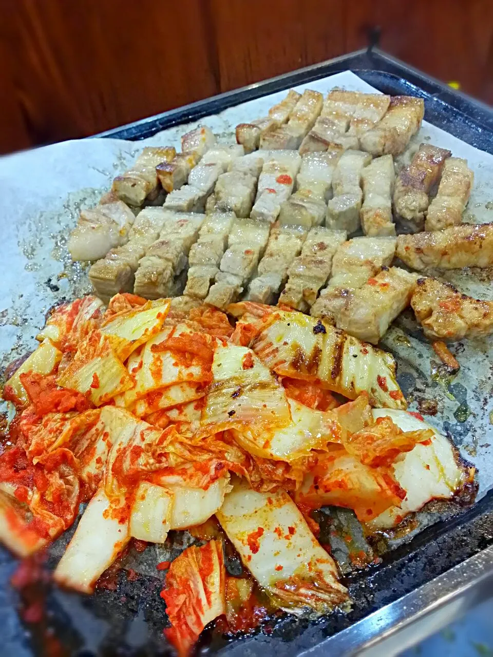 Snapdishの料理写真:samgyeopsal with fried kimchi|luna sunさん