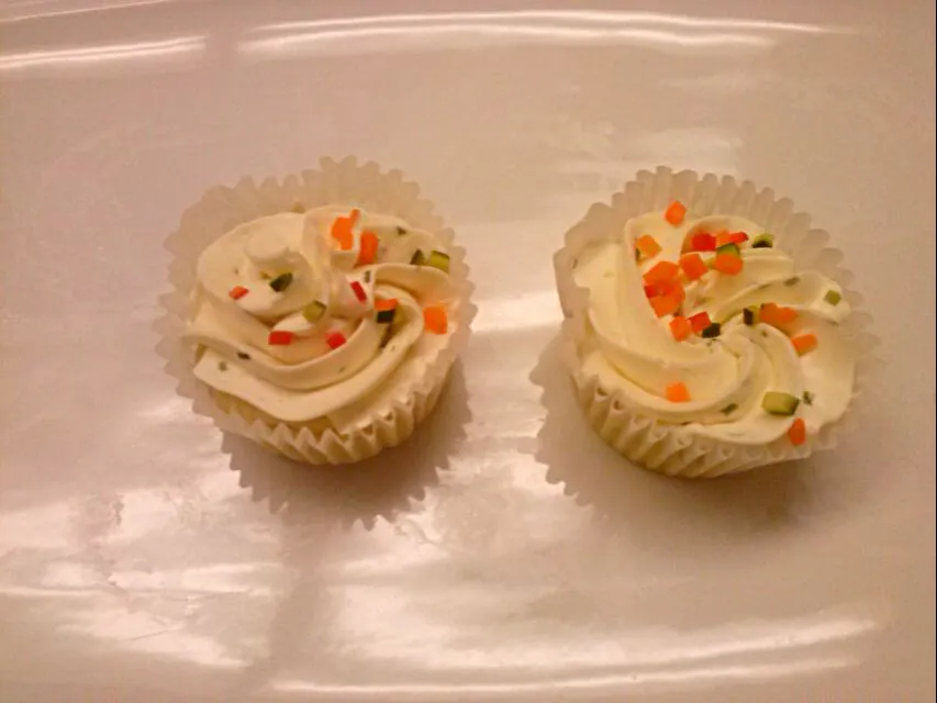 Snapdishの料理写真:Savory lemon thyme cupcake with Boursin cream cheese icing and confetti veggie sprinkles.|joe suegrimさん