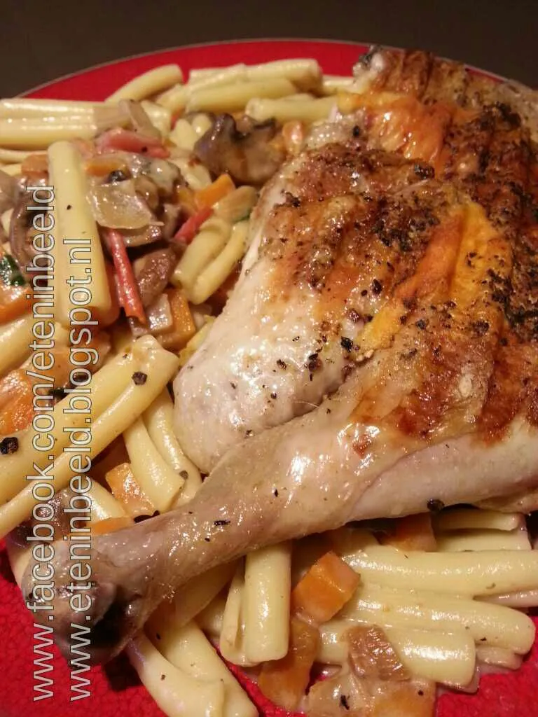 Snapdishの料理写真:Grilled chicken stuffed with cheese an pasta|Frank&Jolanda - Eteninbeeldさん