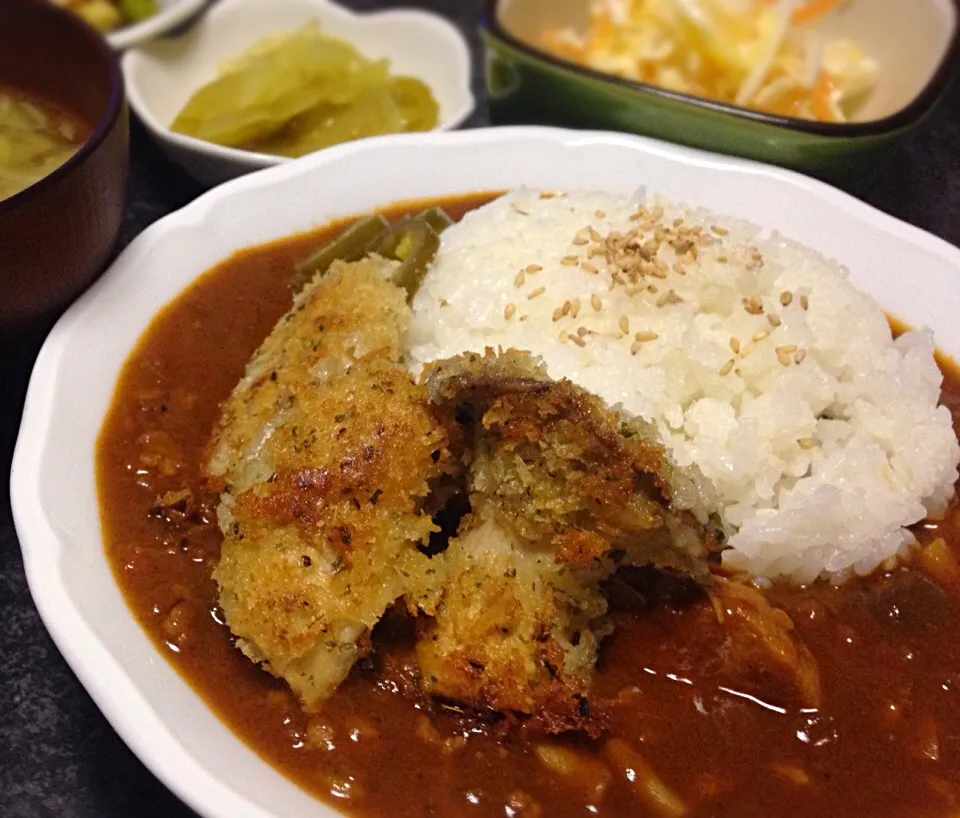 日曜日はカレーの日 晩ごはん エリンギのフライカレー 竹輪と野沢菜の煮びたしカレー風味 青トマトのカレーピクルス  コールスロー|ぽんたさん