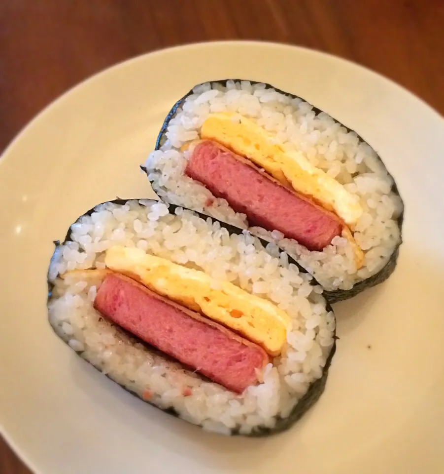 スパム、卵焼き、カリカリチーズのおにぎらず|マユマユさん