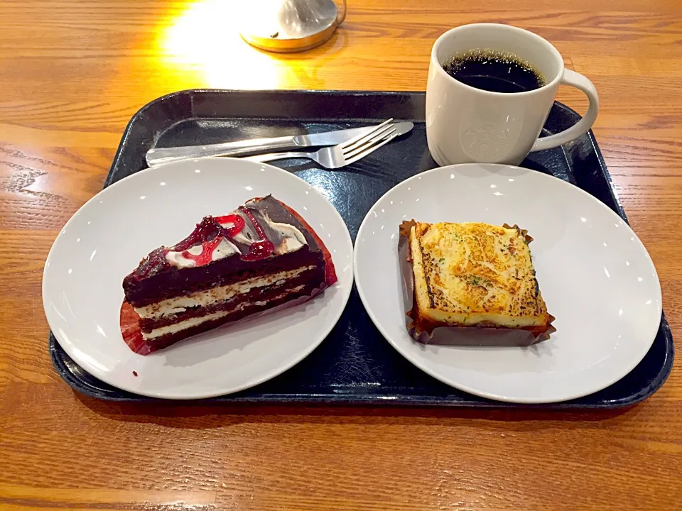 スタバ  ラザニアとラズベリーチョコケーキ|Kyokoさん