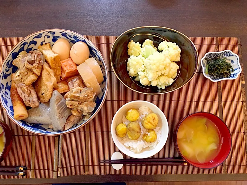 おでん カリフラワー  春菊の胡麻和え   味噌汁|NAKATAさん