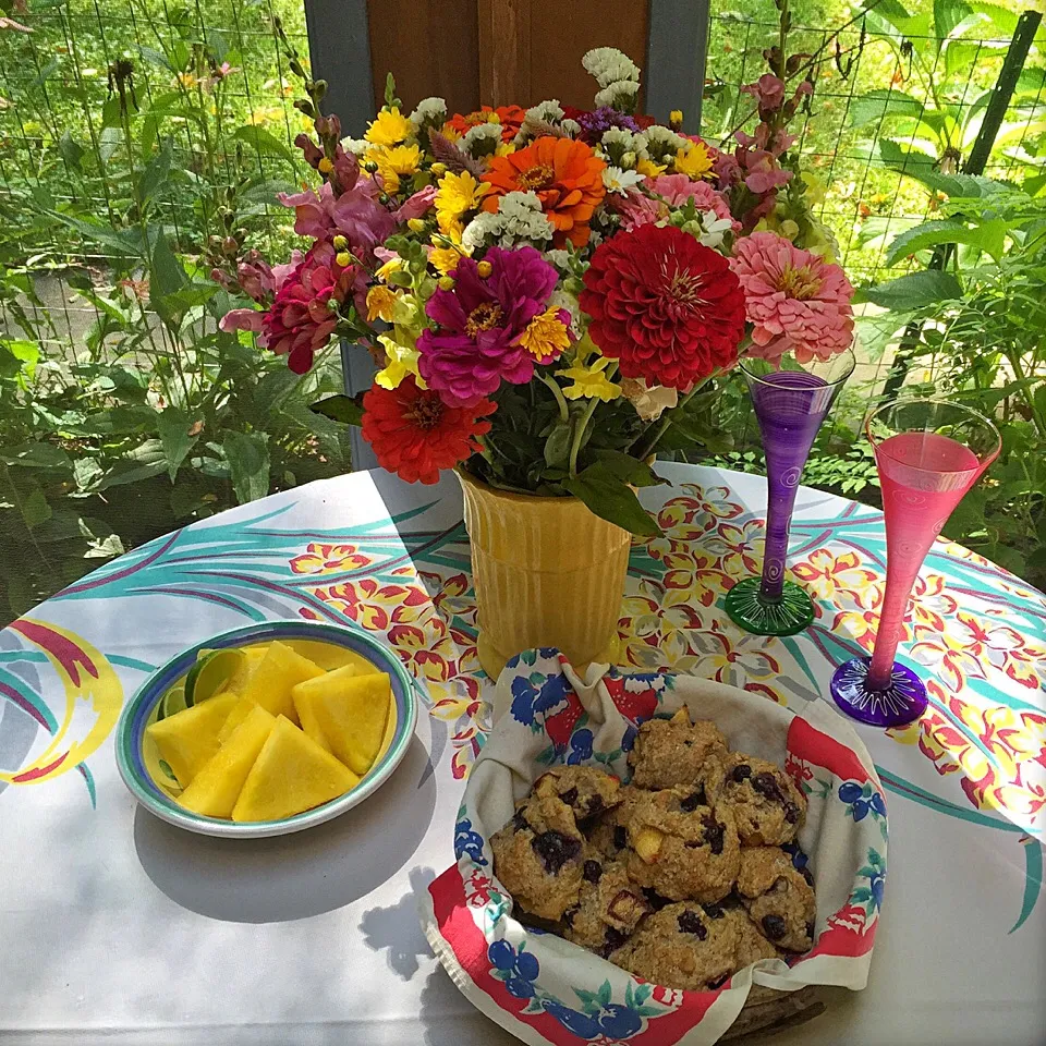 Blueberry Peach Scones|Luci Zoeさん