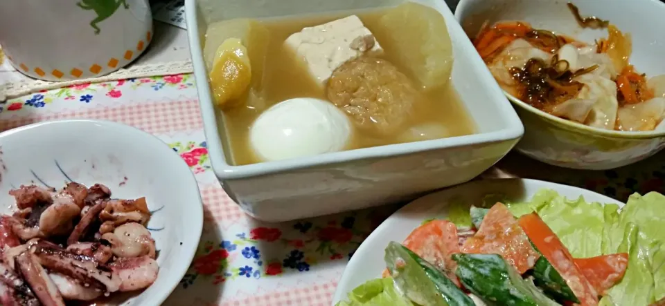 日曜の晩ご飯、ファミリーマートのおでん|こやっこさん