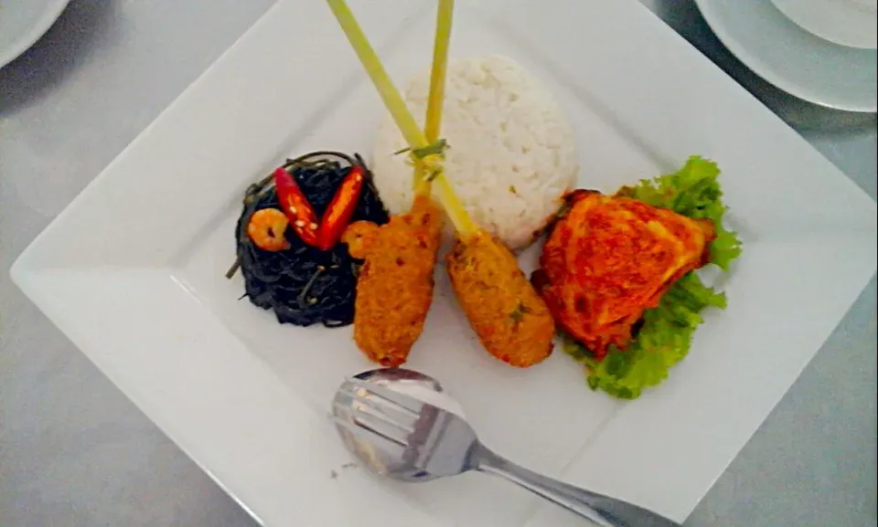 Snapdishの料理写真:NASI UDUK*AYAM BALADO*SATE LILIT TEMPE*CAH KANGKUNG|🍒🍓🍝😊Calon CHEF🍰🍓🍒さん