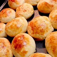 Snapdishの料理写真:Pão de Batata Recheado com Queijo|Rosa Munguba Bezerraさん