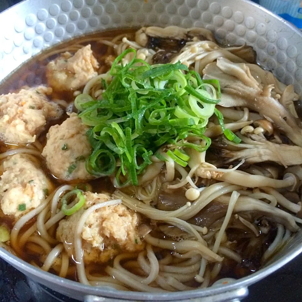 Snapdishの料理写真:鶏つくねときのこの蕎麦|ろっきぃさん