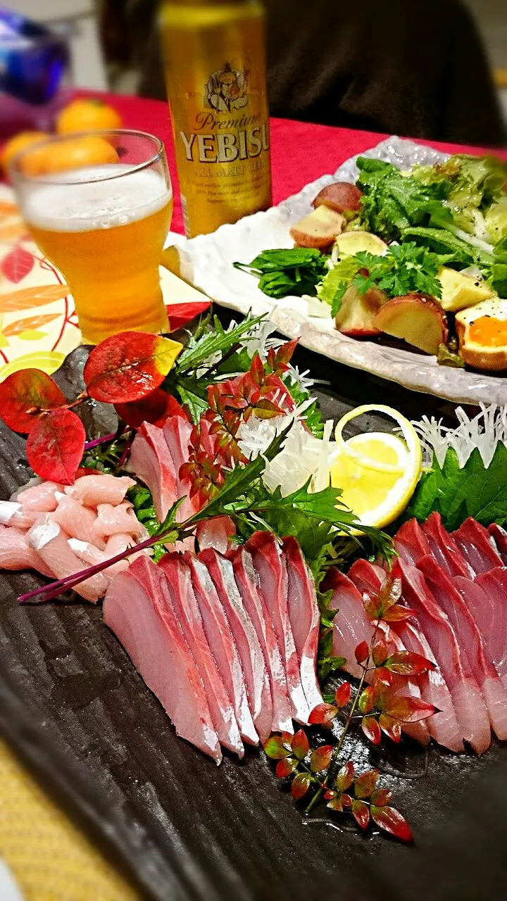 頂き物のワラサ🐟刺し身でエビス🍺(^ー^)|ナムナムさん