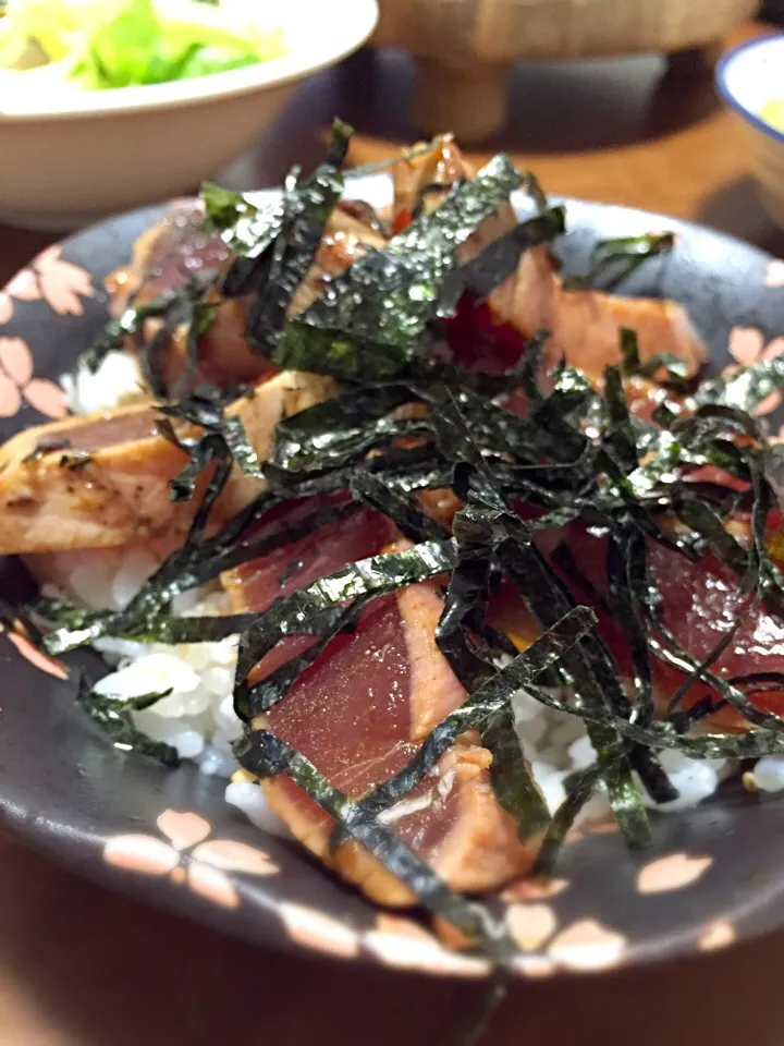 Snapdishの料理写真:甘だれカツオ丼☺︎|morinokumasanさん